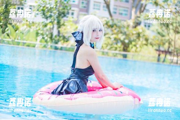 跟着Kitkat Cosplay在圣路易斯游荡，作品集里都是意外的分享！